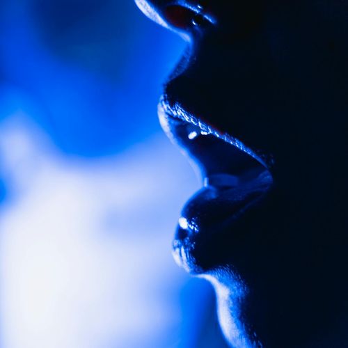 Abstract visual representing airflow and breathing cycles.